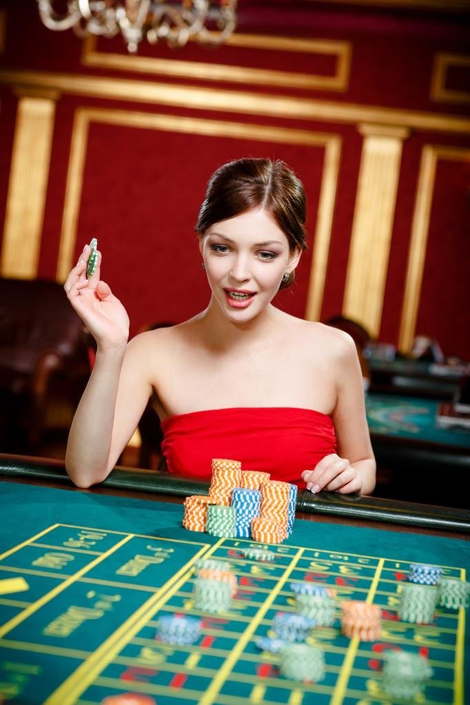 Tampilan game kasino live Pola54 dengan kualitas video HD dan dealer profesional